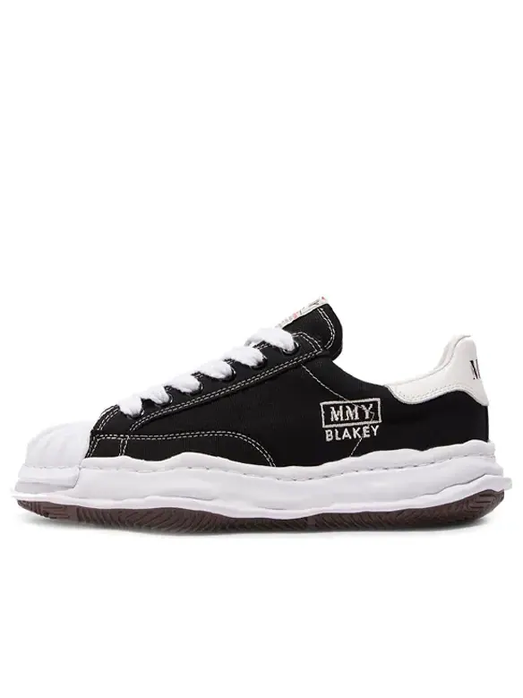 Кроссовки blakey og sole canvas low-top sneaker Maison Mihara Yasuhiro — изображение 1 из 4, черный