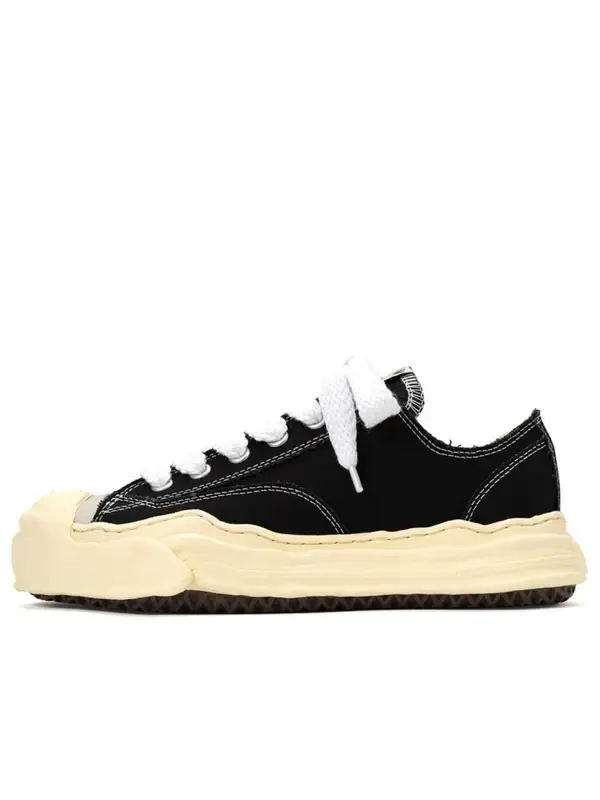 Кроссовки hank vl og sole canvas low-top sneaker Maison Mihara Yasuhiro — изображение 1 из 4, черный