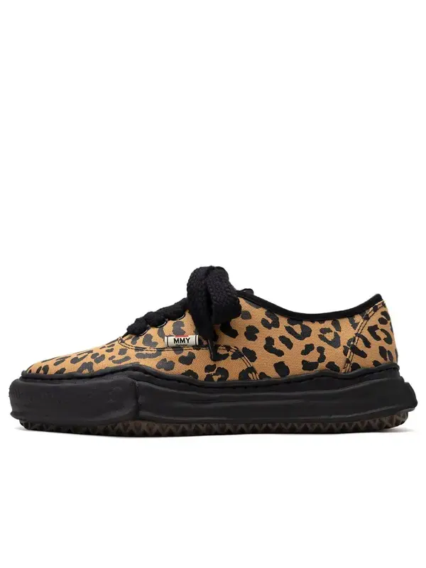 Кроссовки baker og sole leopard canvas low-top sneaker Maison Mihara Yasuhiro — изображение 1 из 1, коричневый