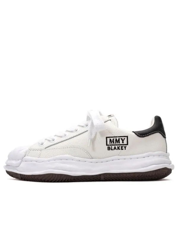 Кроссовки blakey og sole embossed leather low Maison Mihara Yasuhiro — изображение 1 из 4, белый