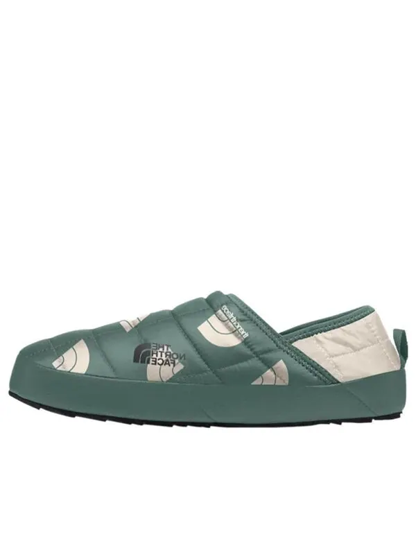 Кроссовки thermoball traction mule v 'dark sage next gen logo print gardenia white' The North Face — изображение 1 из 4