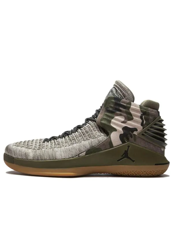 Кроссовки 32 Air Jordan — изображение 1 из 4, оливковый/черный