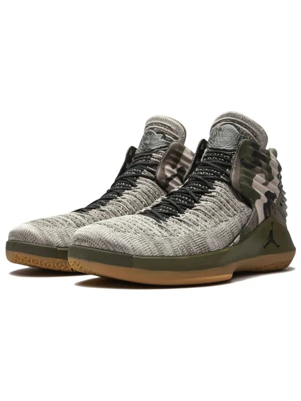 Кроссовки 32 Air Jordan — изображение 2 из 4, оливковый/черный