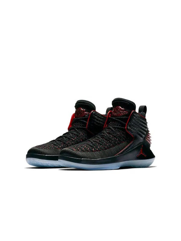 Кроссовки 32 Air Jordan — изображение 3 из 4, черный/красный