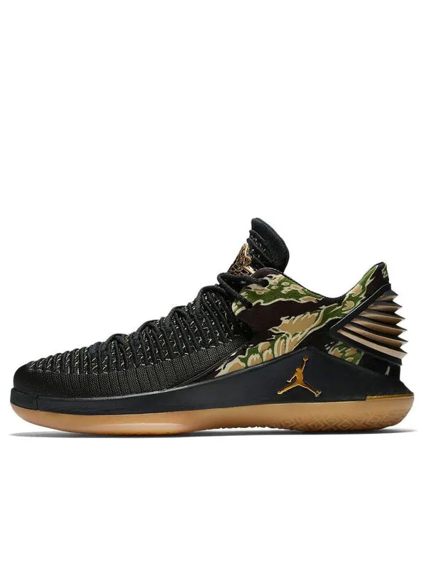Кроссовки 32 низкие Air Jordan — изображение 1 из 4