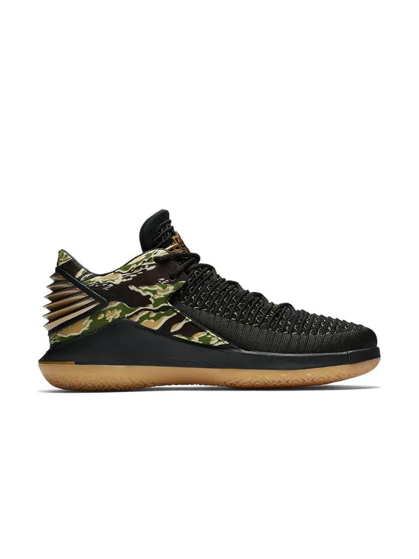 Кроссовки 32 низкие Air Jordan — изображение 3 из 4