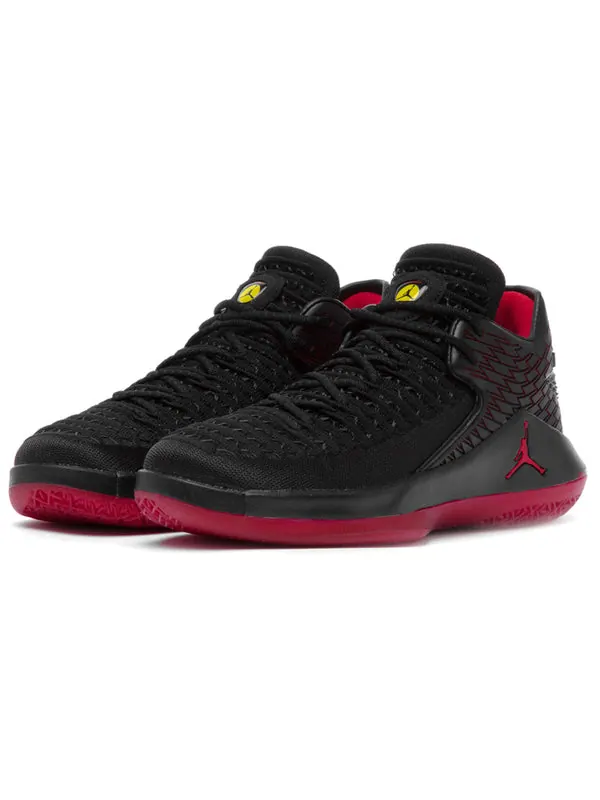 Кроссовки 32 low bg 'last shot' Air Jordan — изображение 3 из 4, черный/красный