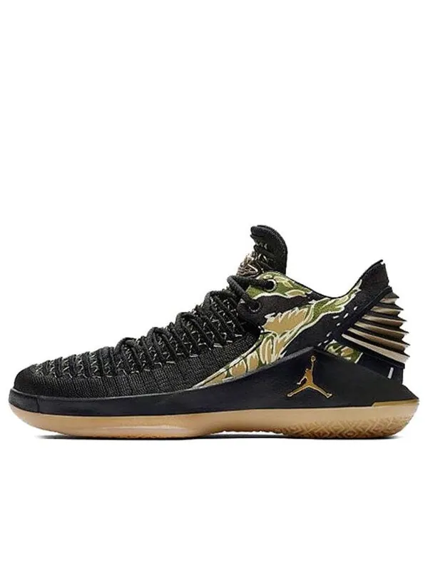 Кроссовки 32 низкие Air Jordan — изображение 1 из 4