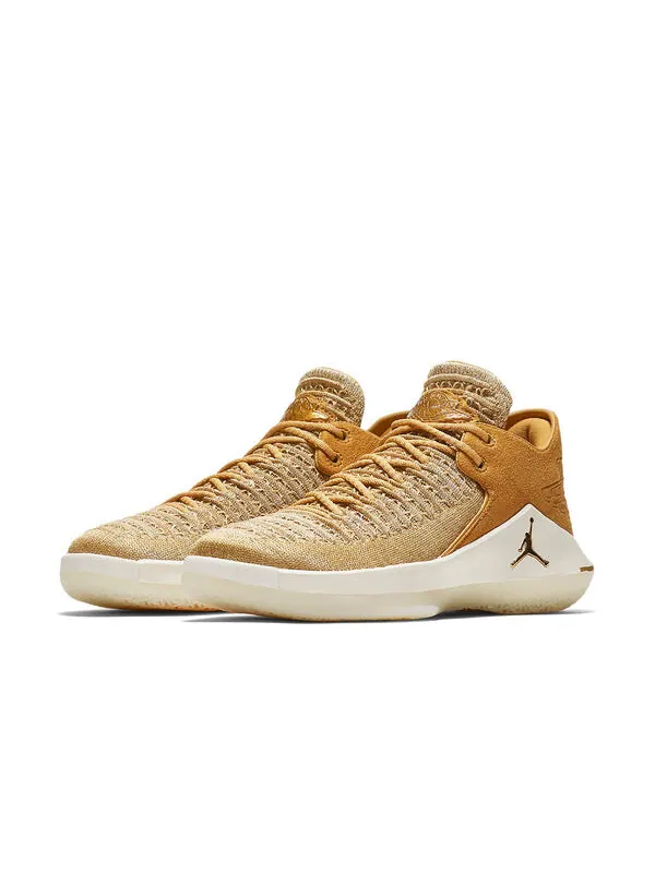 Кроссовки 32 низкие Air Jordan — изображение 3 из 4