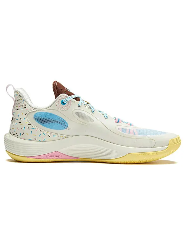 Кроссовки блестят на корте Li-Ning — изображение 2 из 4