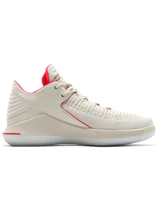 Кроссовки 32 низкие Air Jordan — изображение 2 из 4, светлый/черный-бежевый