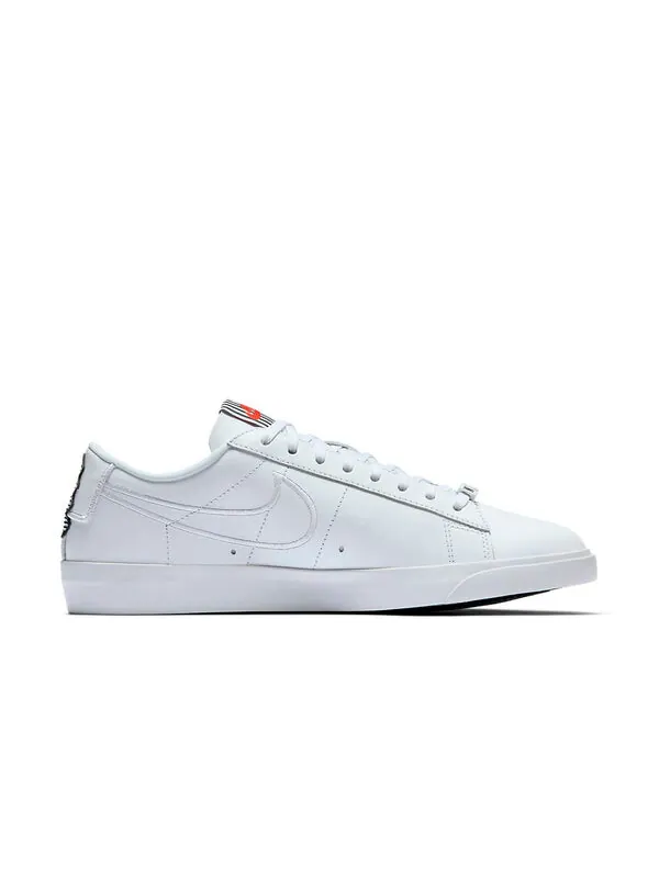 Кроссовки блейзер низкий se lx Nike — изображение 2 из 4, белый/черный