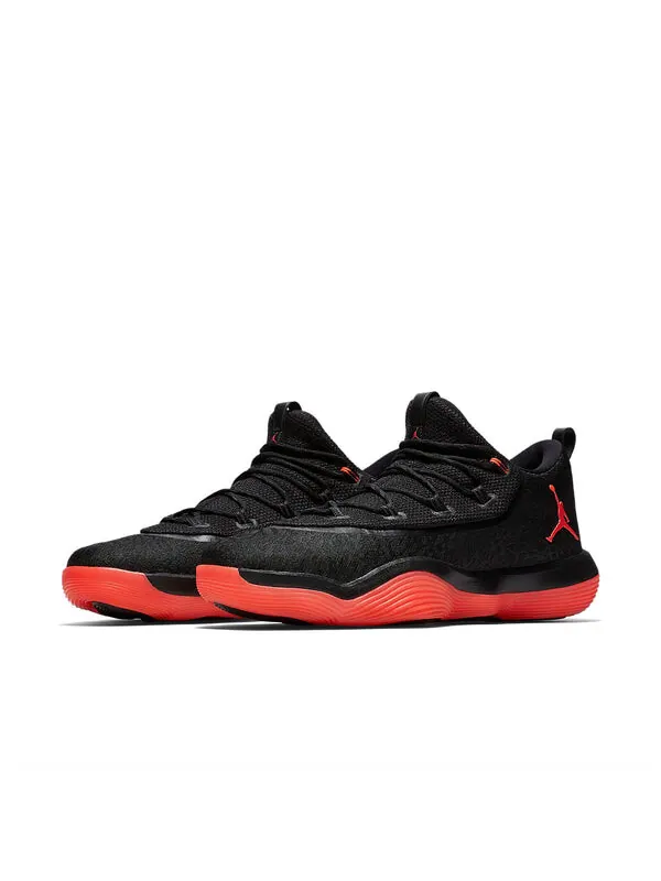 Кроссовки супер летают низко Air Jordan — изображение 3 из 4, черный