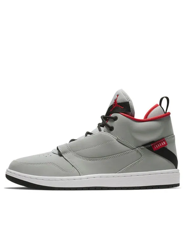 Кроссовки постепенно исчезают Air Jordan — изображение 1 из 4, серый