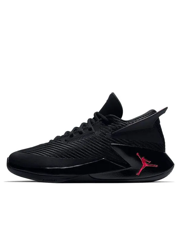 Кроссовки летят на замок Air Jordan — изображение 1 из 4, черный/красный