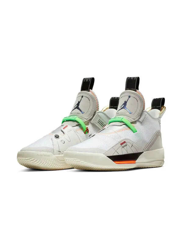 Кроссовки 33 Air Jordan — изображение 3 из 4, серый/--белый