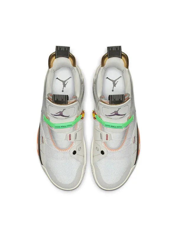 Кроссовки 33 Air Jordan — изображение 4 из 4, серый/--белый