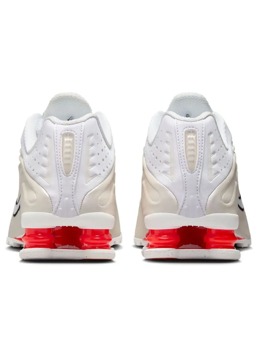 Кроссовки (WMNS) Nike Shox R4 'White Phantom Picante Red' — изображение 5 из 6, белый