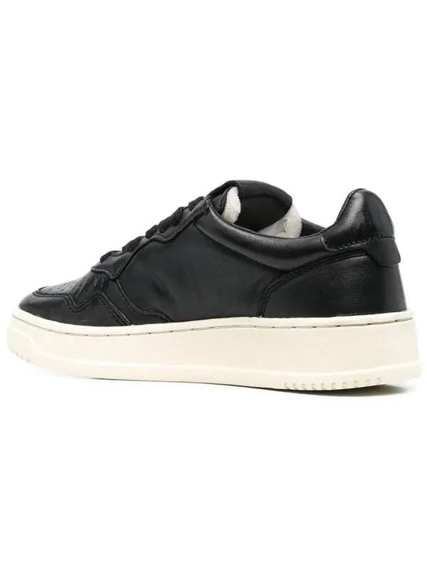 Кроссовки medalist low goat skin 'black' Autry — изображение 3 из 4, черный