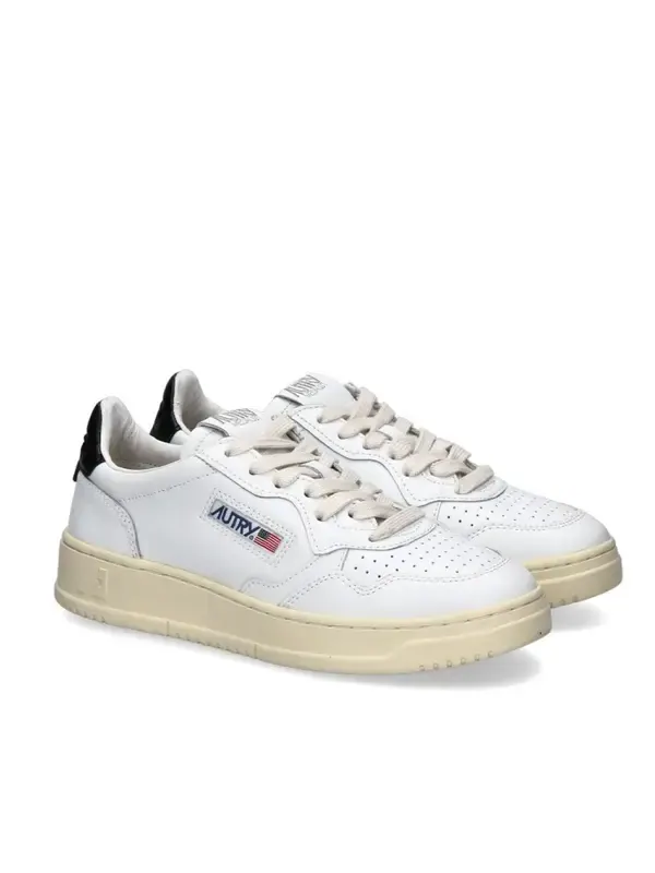 Кроссовки medalist low leather 'white black' Autry — изображение 2 из 2, белый/черный