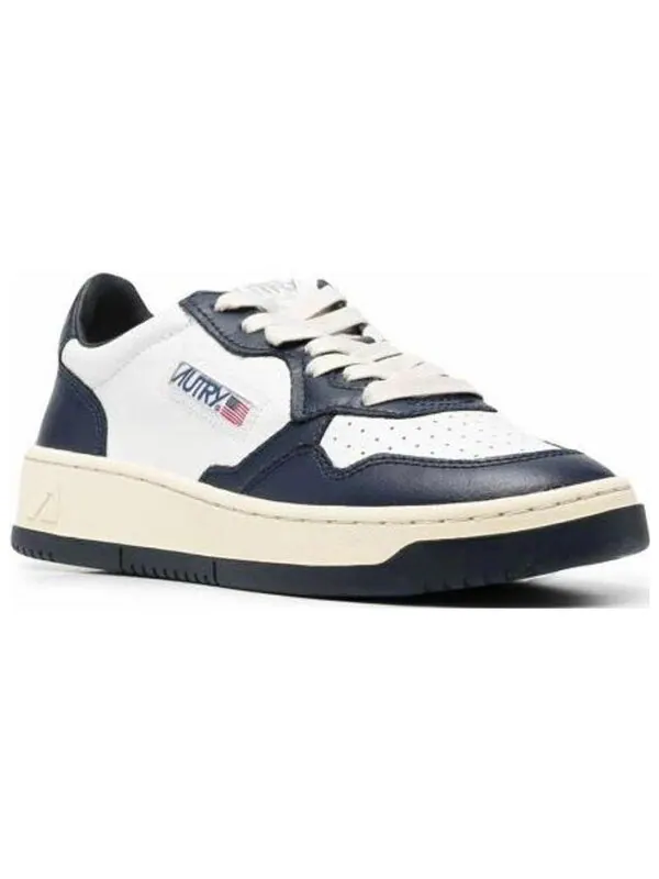 Кроссовки medalist low bicolor 'white black' Autry — изображение 2 из 4, белый/черный