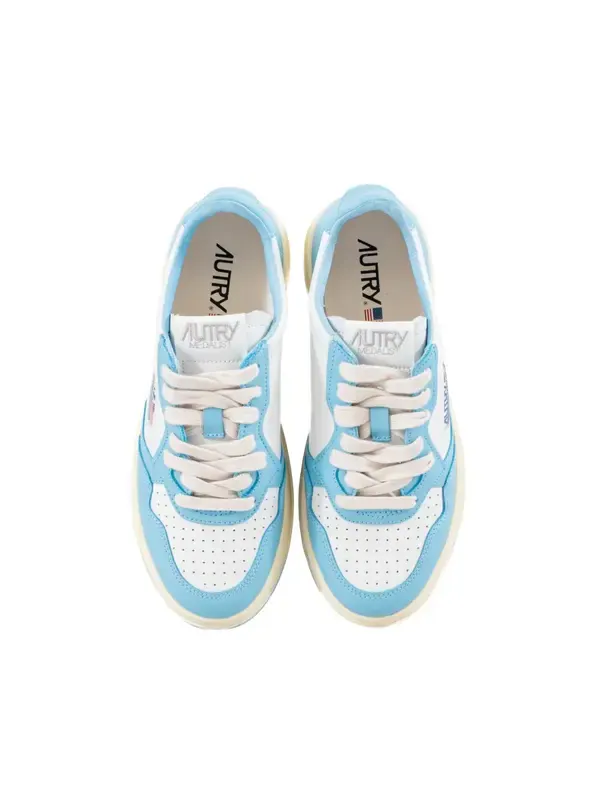 Кроссовки medalist low leather 'light blue white' Autry — изображение 2 из 2, светлый синий/белый
