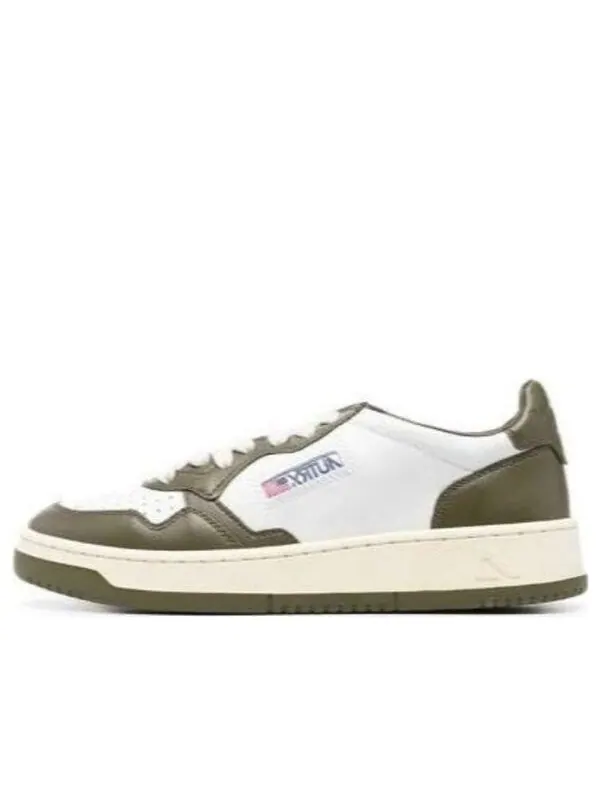 Кроссовки medalist low bicolor 'white olive green' Autry — изображение 1 из 4, белый/оливковый зеленый