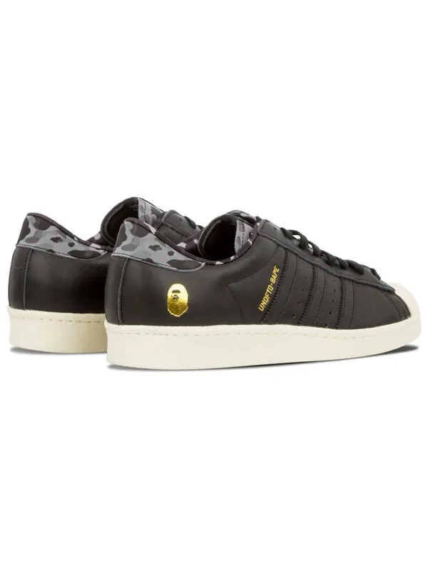 Кроссовки xa bathing ape x undefeated superstars 80v Adidas — изображение 3 из 4, черный