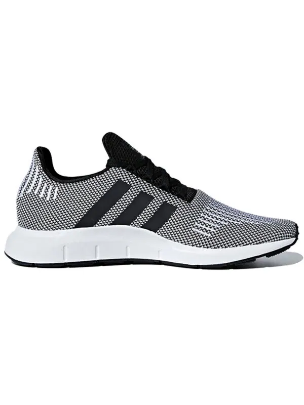 Кроссовки Swift Run Adidas — изображение 2 из 4, черный
