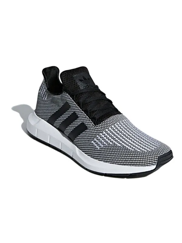 Кроссовки Swift Run Adidas — изображение 3 из 4, черный