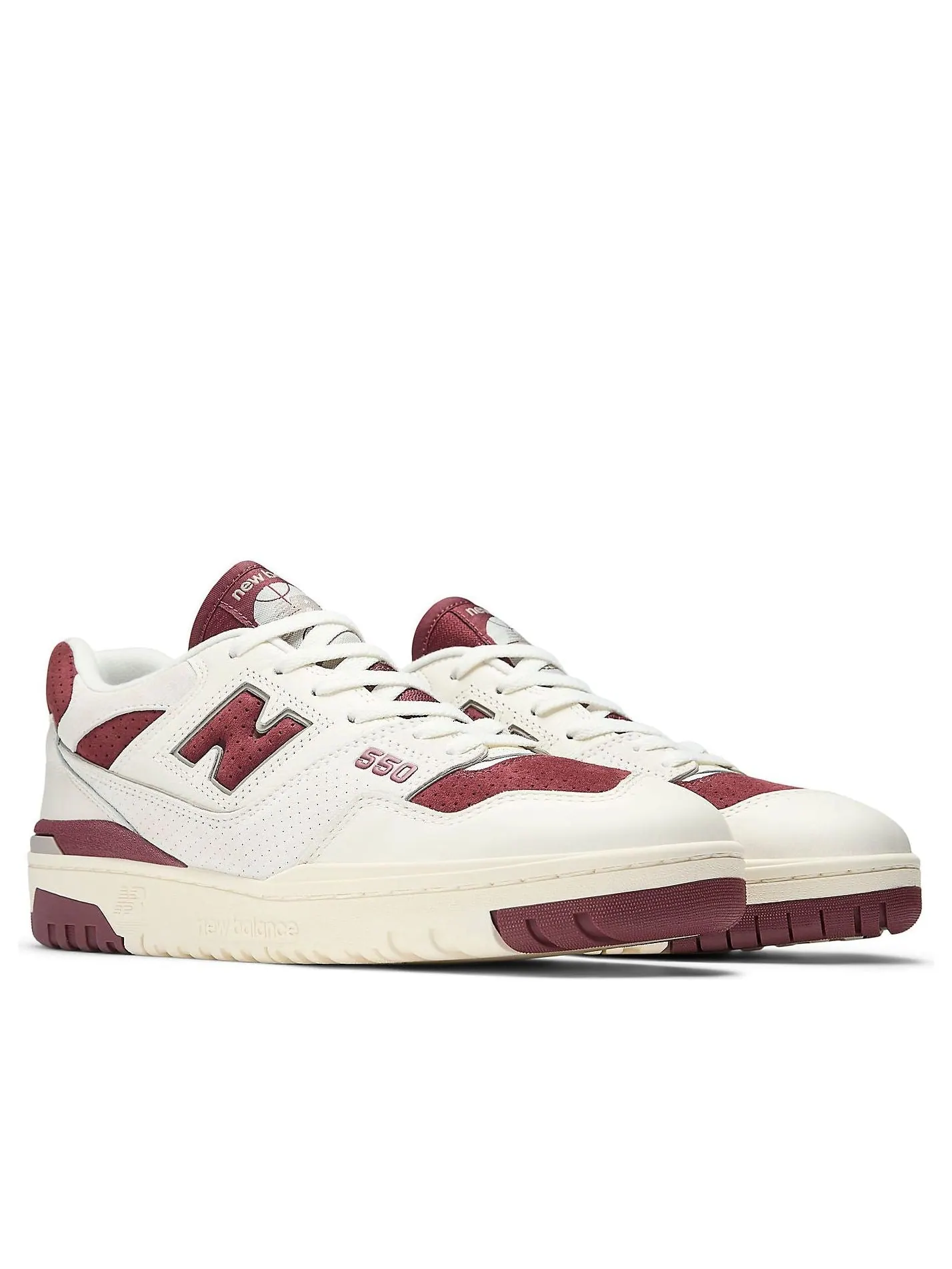 Кроссовки New Balance 550 'Sea Salt Classic Crimson' — изображение 2 из 6, белый