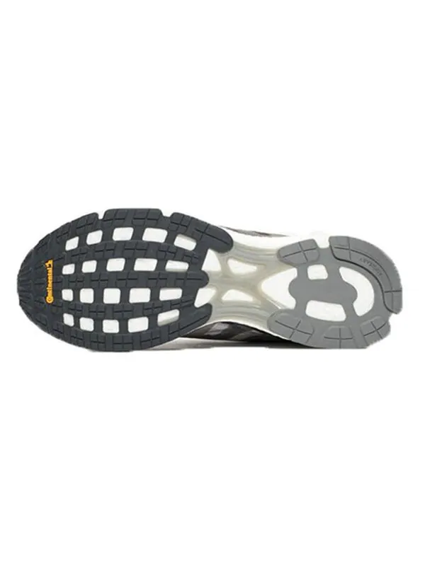 Кроссовки undefeated x adizero adios 3 Adidas — изображение 3 из 3, серый/белый