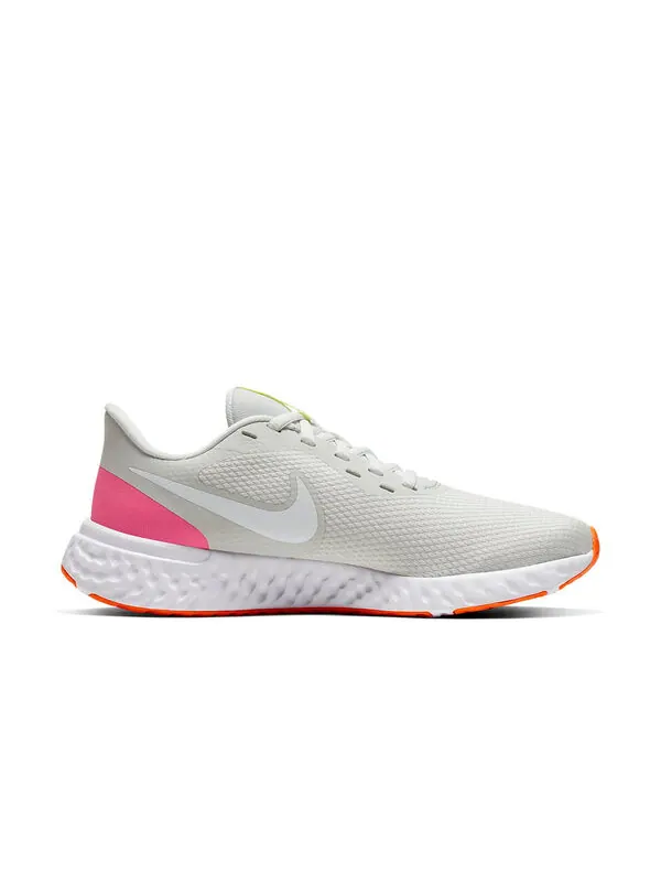 Революция кроссовок 5 Nike — изображение 2 из 4, розовый/белый