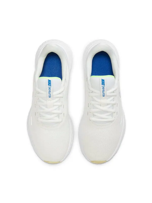 Революция кроссовок 5 Nike — изображение 4 из 4, белый/светлый фиолетовый