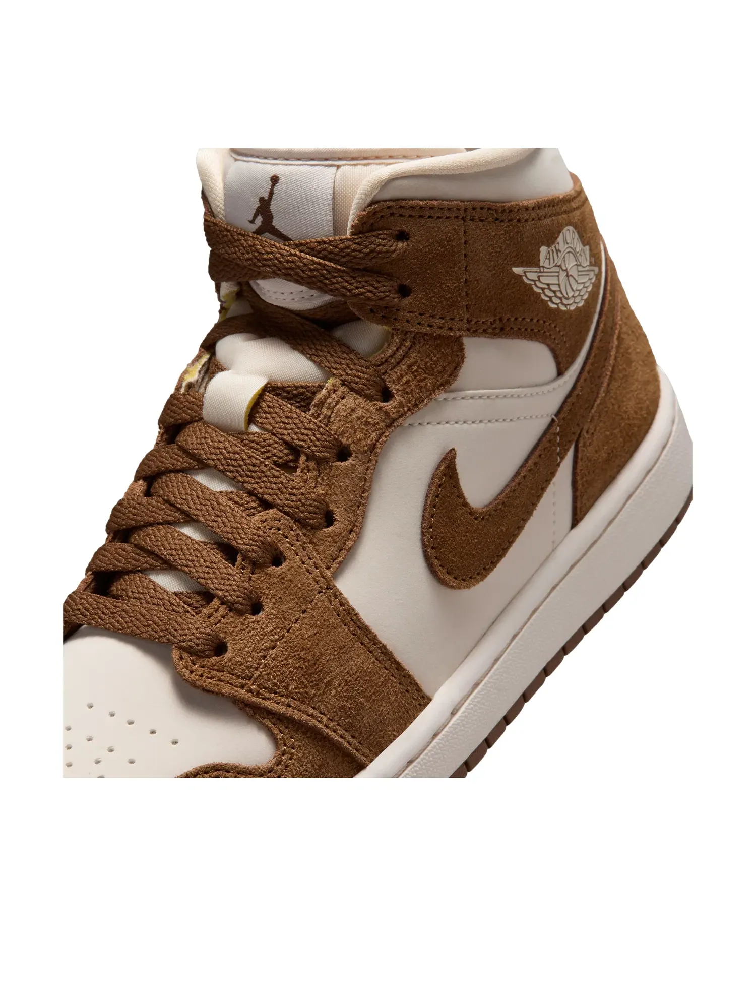 Женские кроссовки с кожаным верхом Air Jordan 1 Mid Light British Tan Choke — изображение 7 из 7, бежевый