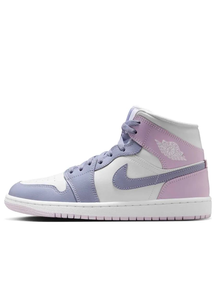 Кроссовки (WMNS) Air Jordan 1 Mid 'Indigo Haze Doll White' — изображение 1 из 6, белый