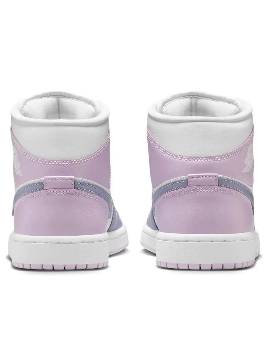 Кроссовки (WMNS) Air Jordan 1 Mid 'Indigo Haze Doll White' — изображение 5 из 6, белый