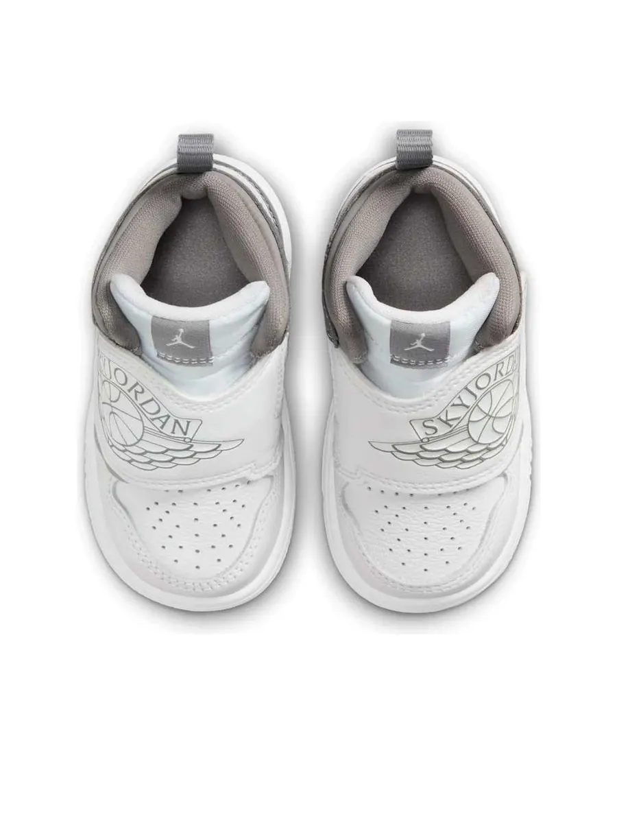 Кроссовки (TD) Air Jordan Sky Jordan 1 'Medium Grey White Cool Grey' — изображение 4 из 6, серый