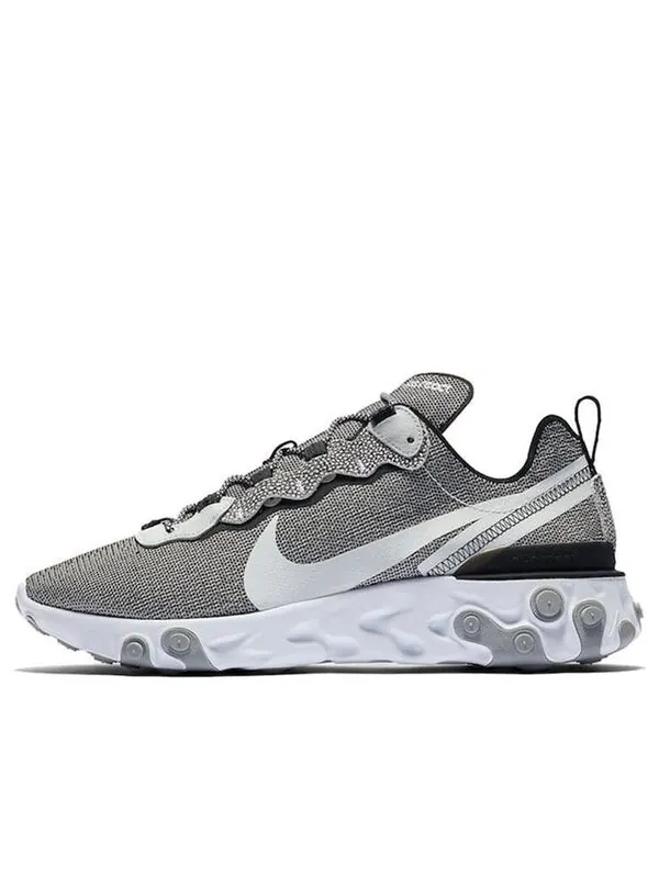 Кроссовки реагируют на элемент 55 Nike — изображение 1 из 4