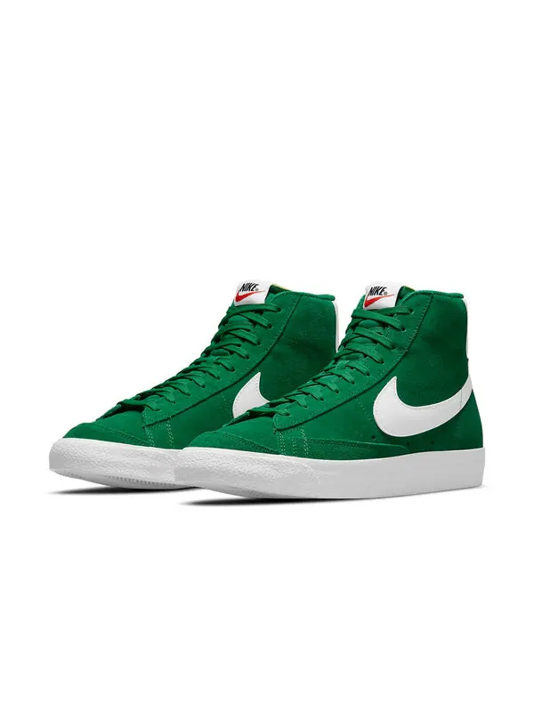 Кроссовки blazer mid '77 suede 'pine green' Nike — изображение 3 из 4, зеленый/белый