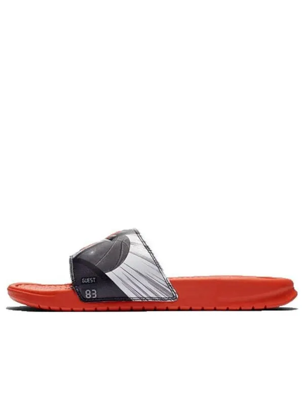 Тапочки benassi jdi print 'team orange' Nike — изображение 1 из 4, черный/белый/красный