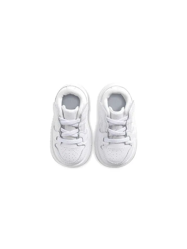 Кроссовки 1 низкие alt Air Jordan — изображение 3 из 4, белый