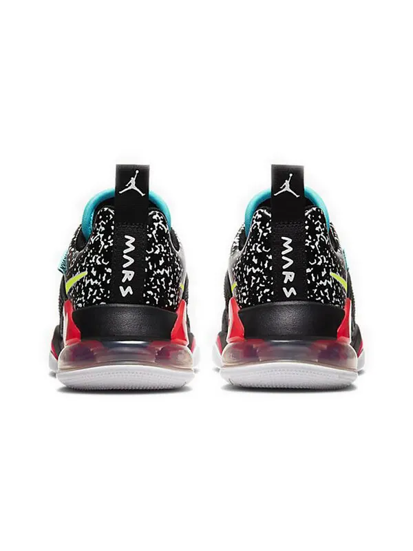 Кроссовки марс 270 низкие Air Jordan — изображение 4 из 4, черный