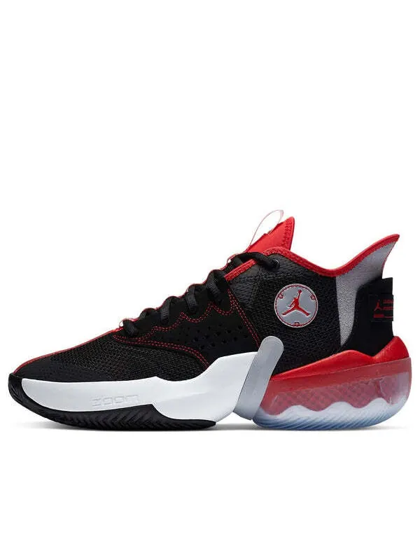 Кроссовки реагируют на возвышение pf Air Jordan — изображение 1 из 4