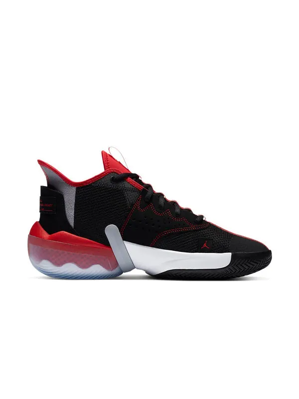 Кроссовки реагируют на возвышение pf Air Jordan — изображение 2 из 4
