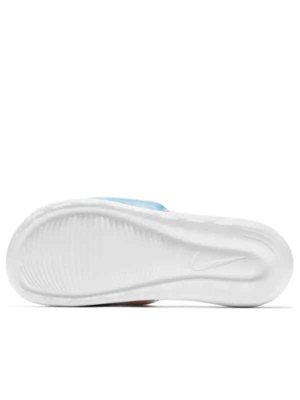 Тапочки victori one printed slide 'tie-dye' Nike — изображение 4 из 4, белый/яркий
