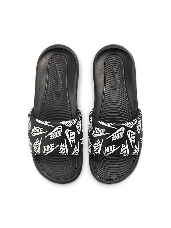 Тапочки victori one slide 'repeat logo - black white' Nike — изображение 3 из 4, черный/белый