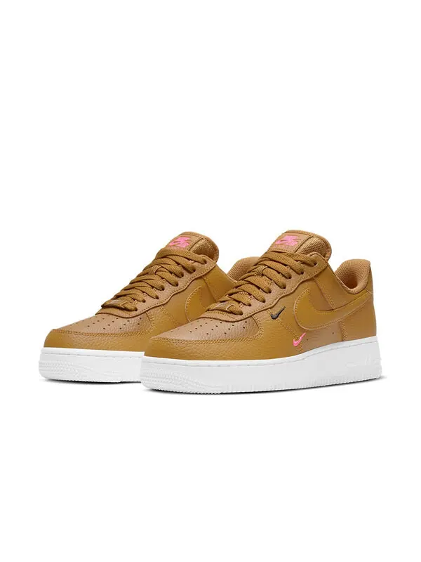 Кроссовки air force 1 '07 essential 'wheat' Nike — изображение 3 из 4, коричневый/синий/розовый