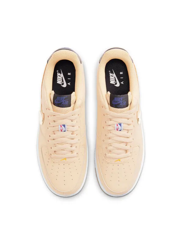 Кроссовки x nba air force 1 '07 lv8 'sesame university gold' Nike — изображение 4 из 4, бежевый