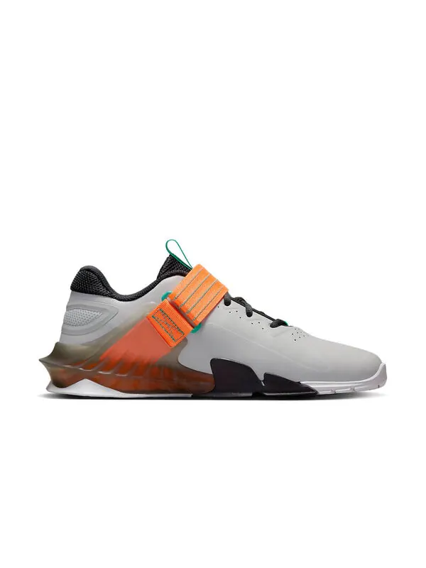 Кроссовки савалеос Nike — изображение 1 из 1, серый/оранжевый